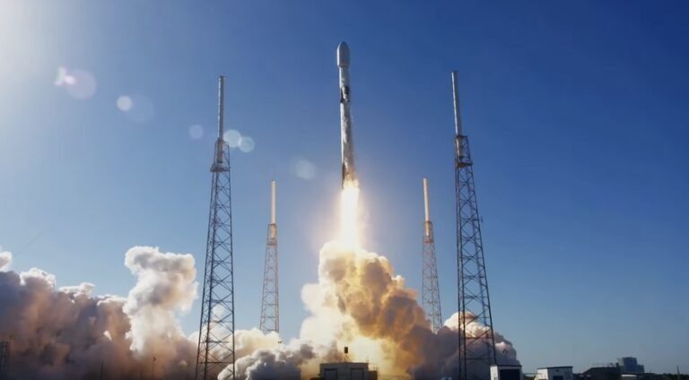 Alba Cluster 6 lifting off on Transporter-6